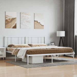 Weißes Metall Bettgestell 180x200 cm mit Kopfteil im Schlafzimmer. Modernes Design, Stauraum unter dem Bett.