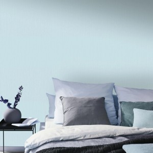 Helle, blaue Vliestapete Bricoflor Pastell im Schlafzimmer. Uni-Tapete, ideal für Kinderzimmer.