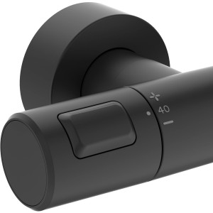 Detailaufnahme: Ideal Standard Ceratherm T25 Duschsystem in Silk Black mit Temperaturregler.