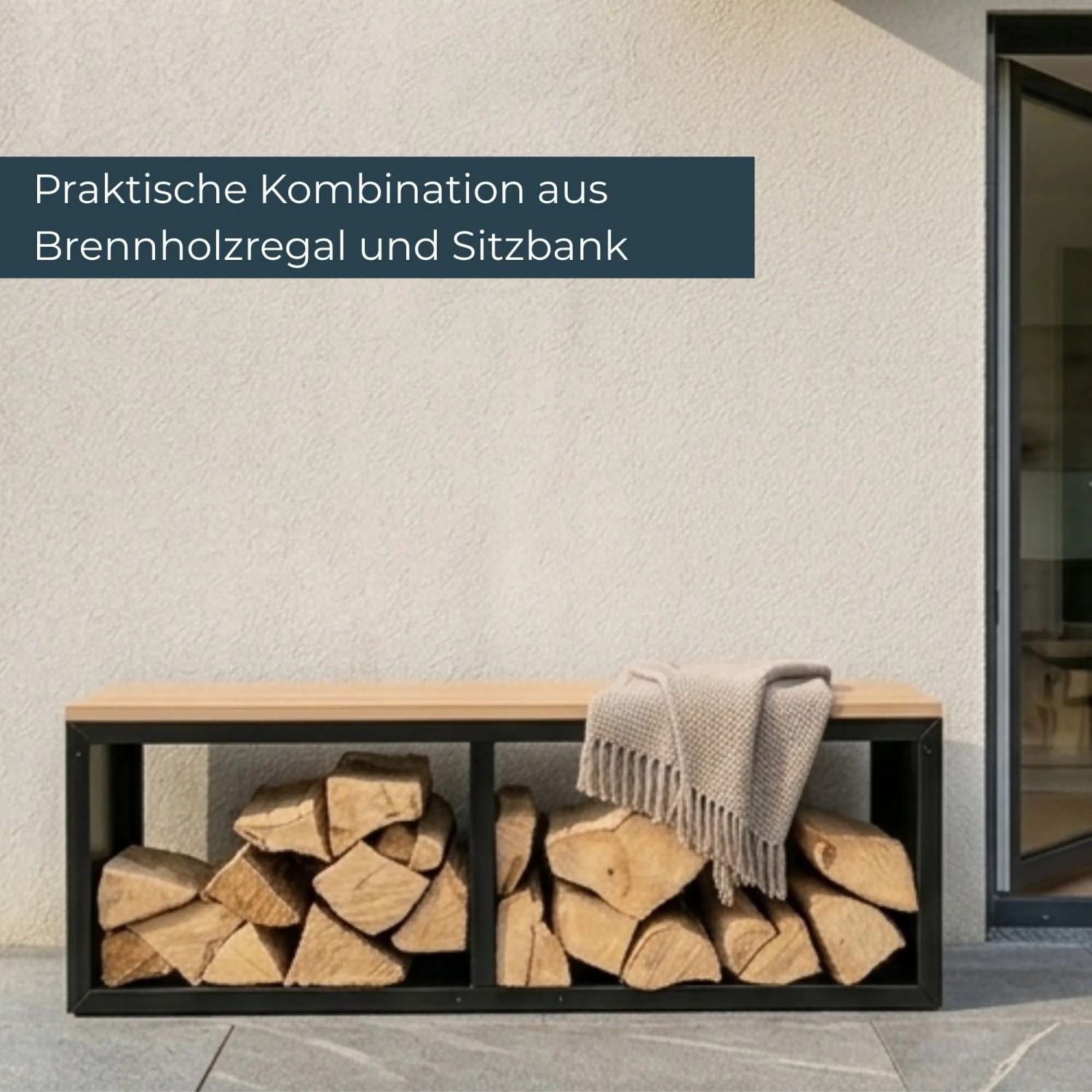 Schwarzes osoltus Brennholzregal mit heller Sitzbank aus Kunststoff-Holz, gefüllt mit Kaminholz. Ideal für Innen & Außen.