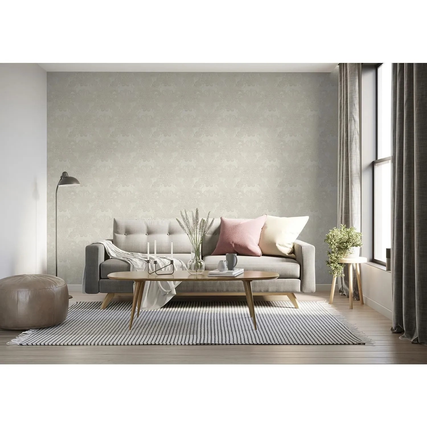 Tadessi Vliestapete Ornament in Creme im Wohnzimmer. Elegante Wandgestaltung mit barockem Muster.
