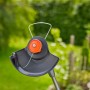 Gardena Akku-Trimmer PowerTrim 30/18V: Trimmerkopf mit Faden und Schutzbügel im Detail.