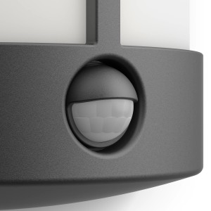 Detailaufnahme: Philips LED-Außenwandleuchte Stock Anthrazit mit Bewegungsmelder.