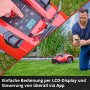 Einhell Freelexo Cam Plus 600 Mähroboter mit App-Steuerung und LCD-Display in Nutzung.