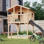 Karibu Stelzenhaus Benjamin mit Rutsche und Schaukelanbau in Natur-Anthrazit im Garten.