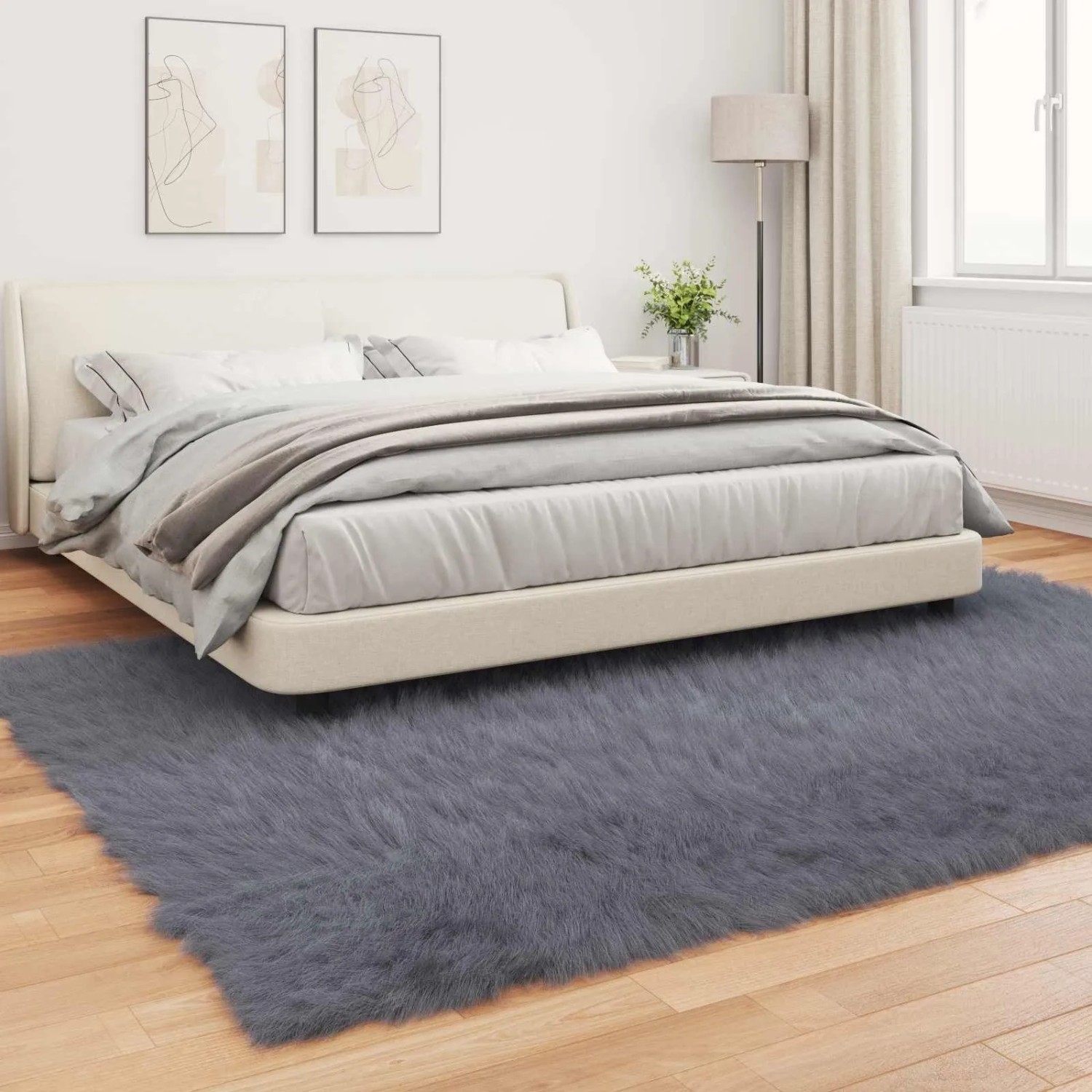 vidaXL Kunstschaffell Teppich Tafalla, anthrazit, 200x280 cm, flauschig, unter Bett im Schlafzimmer.