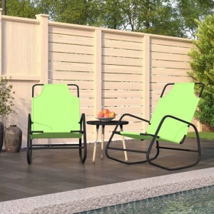 Zwei grüne Furnicato Schaukelliegen aus Stahl und Textilene im Garten.