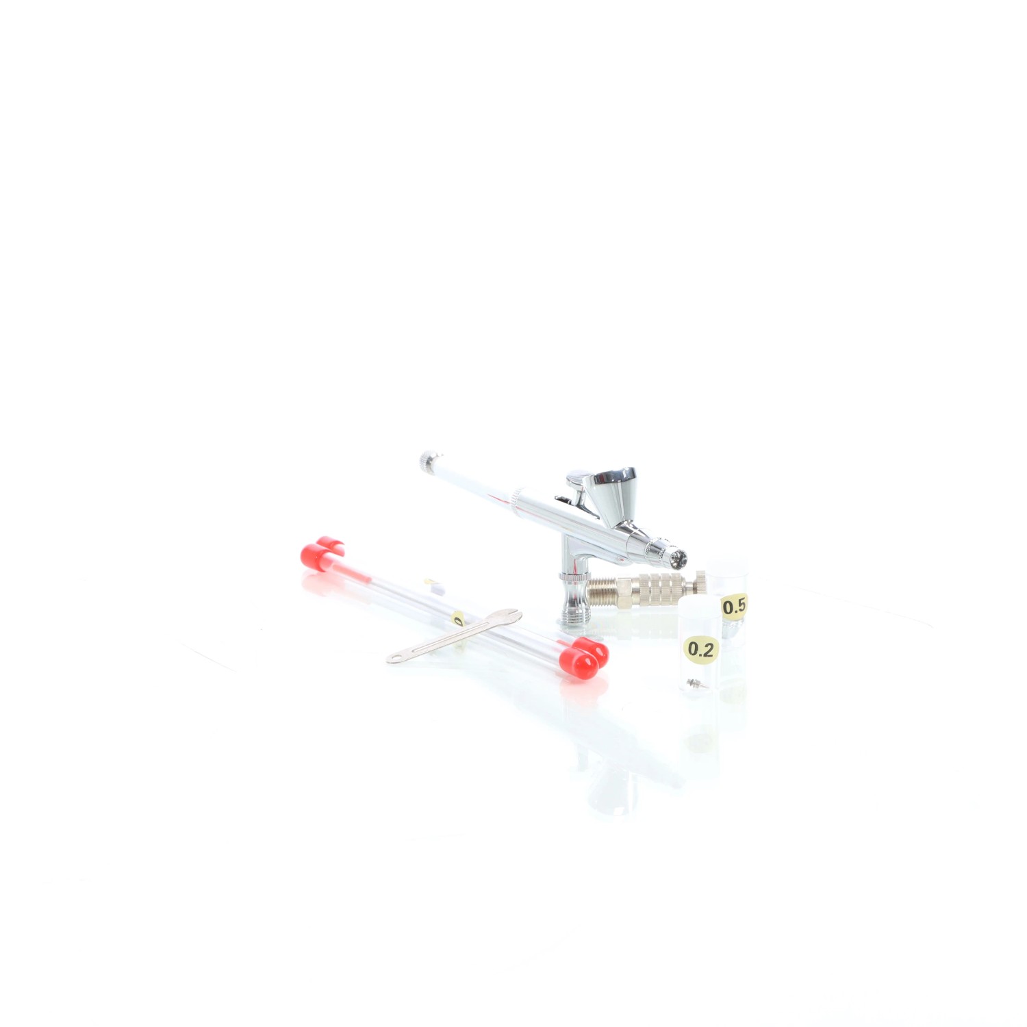 Silberne Wiltec Airbrush Pistole Typ 136T Double Action mit Düsen (0,2-0,5mm) und Zubehör für Sprühgeräte.