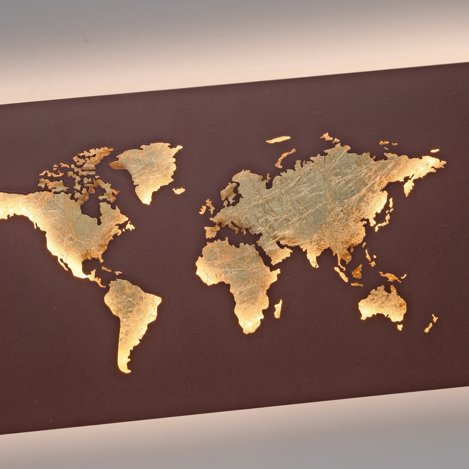 Paul Neuhaus LED-Wandlampe Map, Rost/Gold, 60x30cm, Weltkarte als indirekte Beleuchtung.