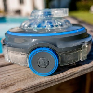 Grauer Gre Akku-Poolroboter 5.200 mAh zur automatischen Poolreinigung.