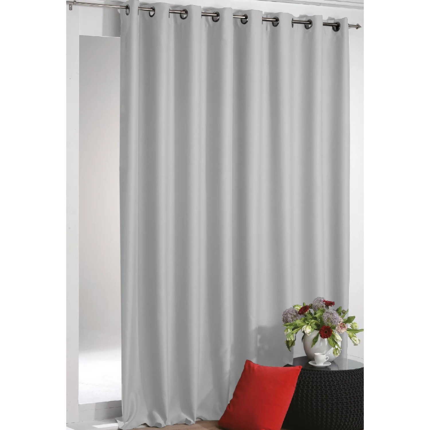 Anthrazitfarbene Arsvita Verdunkelungsgardine Shadow mit Ösen, 135x245 cm.