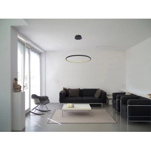 Moderne, schwarze LED-Hängeleuchte Ralph, Ø 60 cm, als stilvolle Pendelleuchte im Wohnzimmer.