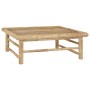 Quadratischer Tisch aus Bambus, Teil des vidaXL Garten-Lounge-Sets.