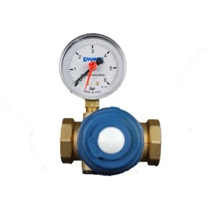 Emmeti Druckminderer aus Messing mit blauem Einstellknopf und Manometer für Trinkwasserinstallation DN25, 1-6 bar.