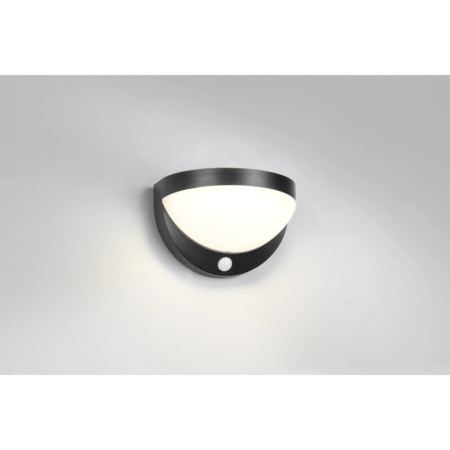 Moderne, schwarze Reality LED Solar-Wandleuchte Cobre mit Bewegungsmelder für den Außenbereich.