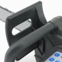 Detailaufnahme: Graue Stiga Elektro-Kettensäge CS 118c mit Schwert und Griff.