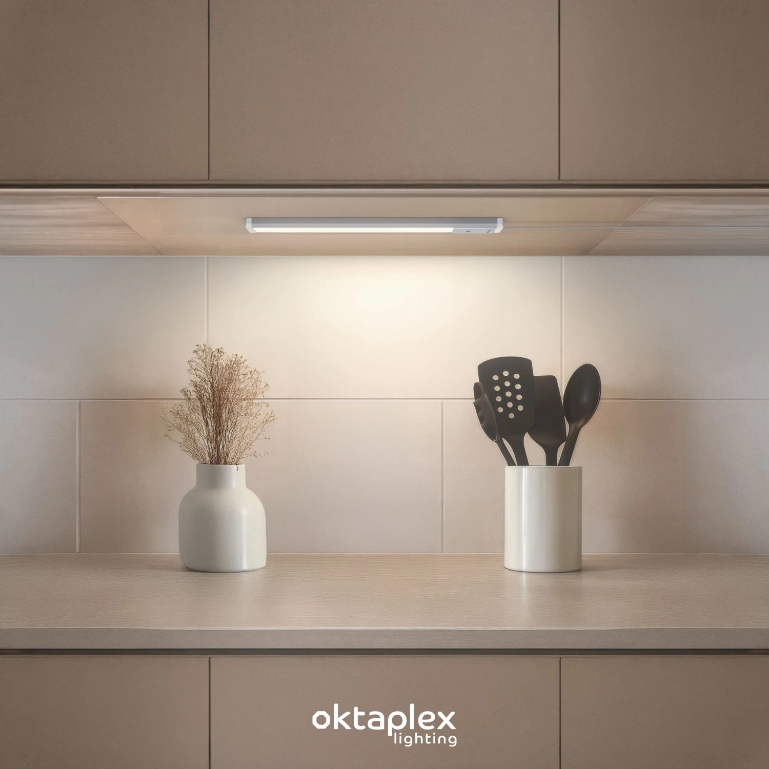 Oktaplex Riva LED Unterbauleuchte 2er Set, dimmbar, 40cm, mit Sensor und Schalter, neutralweißes Licht.