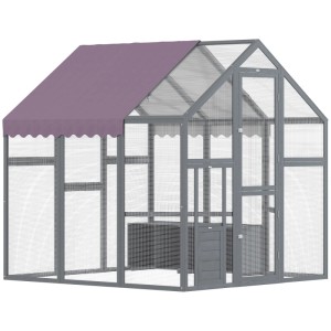 Geräumiges PawHut Hühnergehege aus grauem Tannenholz mit lila Dach, Drahtgitter und sicherer Tür.
