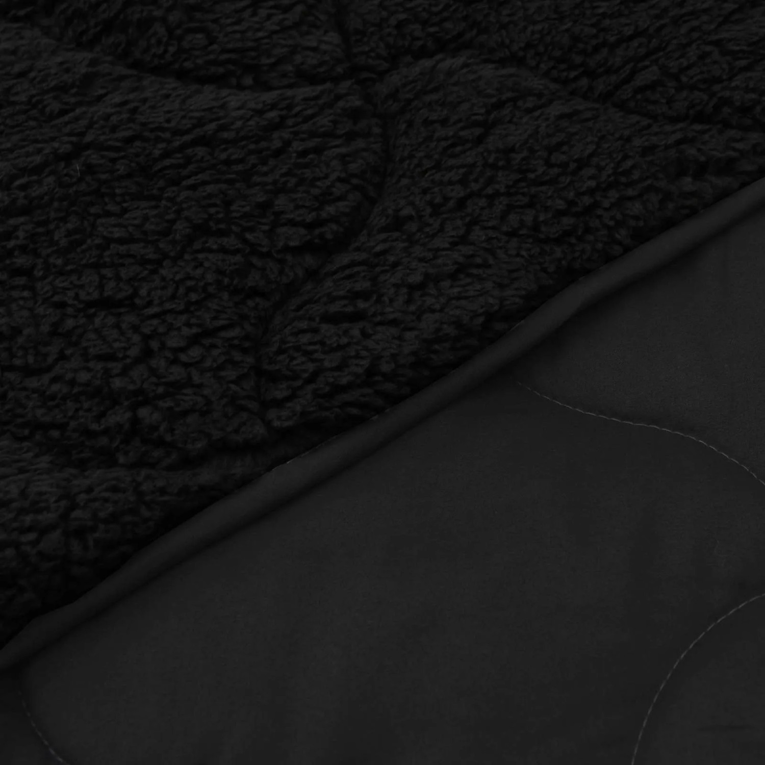 Schwarze vidaXL Sommerdecke (240x260 cm) aus Mikrofaser und Teddy-Fleece.