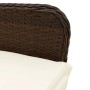 Detailaufnahme: Braunes Polyrattan Gartenmöbel-Set mit cremefarbenen Kissen.