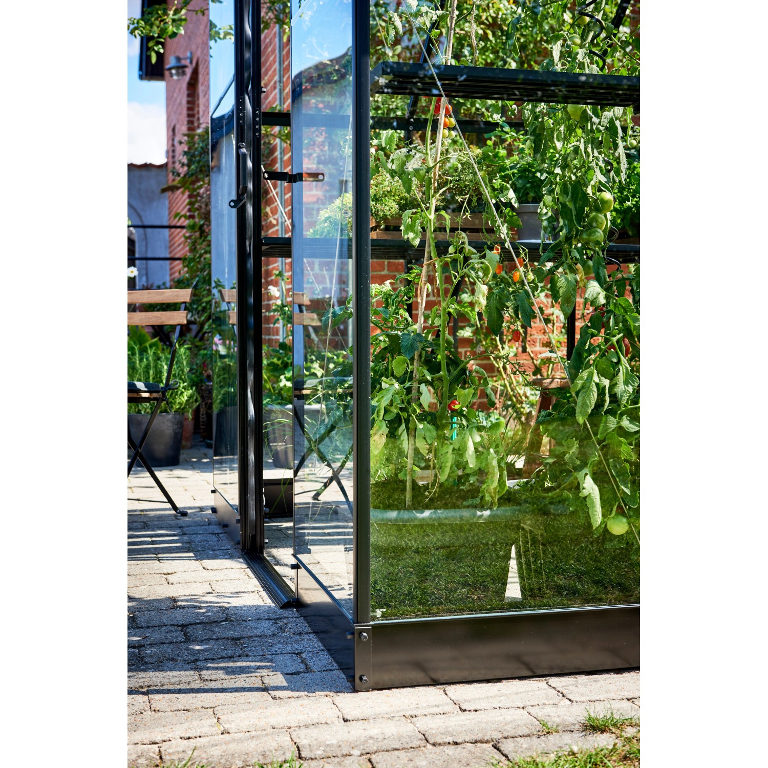 Halls Fundamentrahmen, schwarz, für Gewächshaus Qube 66. Stahlrahmen für stabilen Stand des Gewächshauses.