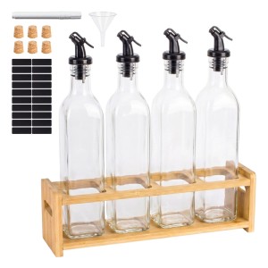 4 transparente Glas-Ölflaschen mit schwarzen Ausgießern in Bambushalter. Set mit Trichter, Korken, Stift, Etiketten für die Küche.
