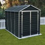 Graues Palram Canopia Gerätehaus Skylight 185x304 cm im Garten.