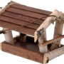 Rustikales Dobar Vogelfutterhaus aus Birke mit Kordel zum Aufhängen.