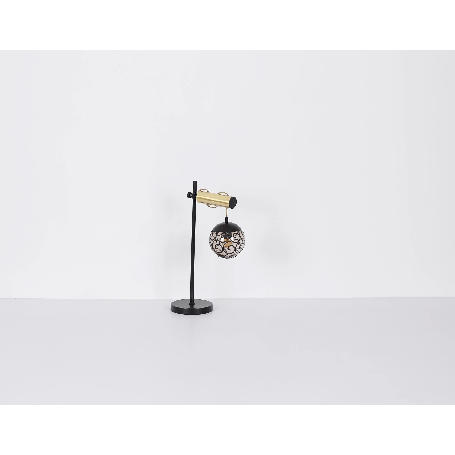 Globo Wandlampe Fitz, schwarz-goldene Wandleuchte mit rauchfarbenem Schirm.