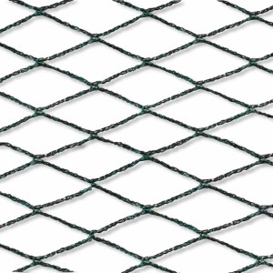 Nahaufnahme eines dunkelgrün-schwarzen Klasebo Teichschutznetzes aus robustem HDPE mit 20x20 mm Maschen. UV-stabilisiert für Teiche.