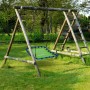 Grüne Relaxdays Nestschaukel aus Stahl und Kunststoff im Garten, höhenverstellbar.
