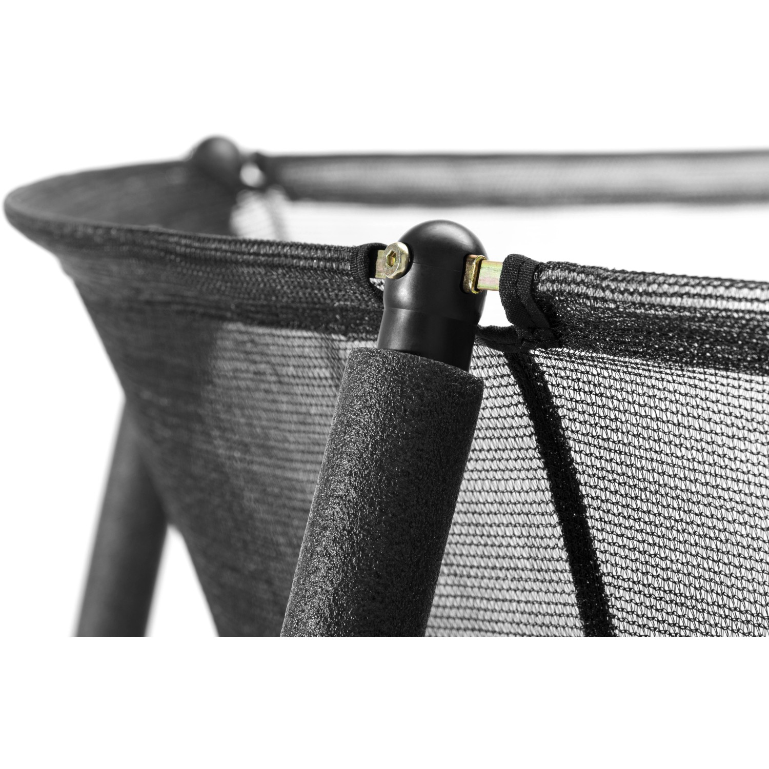 Detailaufnahme Sicherheitsnetz und Rahmen vom schwarzen Salta Trampolin Comfort Edition Ø 183 cm.