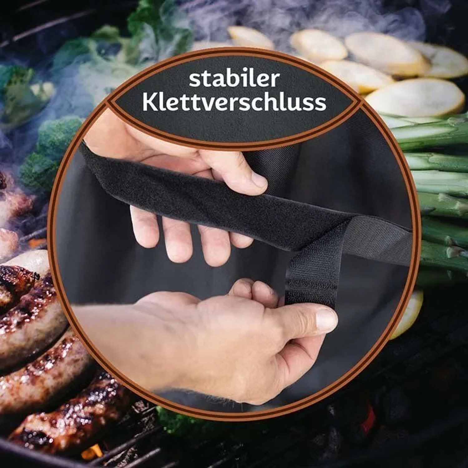Detailaufnahme: Schwarze TTL GARDEN Grillabdeckung mit Klettverschluss für sicheren Halt.