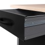 Detailaufnahme: Ondis24 Werkbank Bernd mit offener Schublade. Werkstatteinrichtung mit Buchenholzplatte.