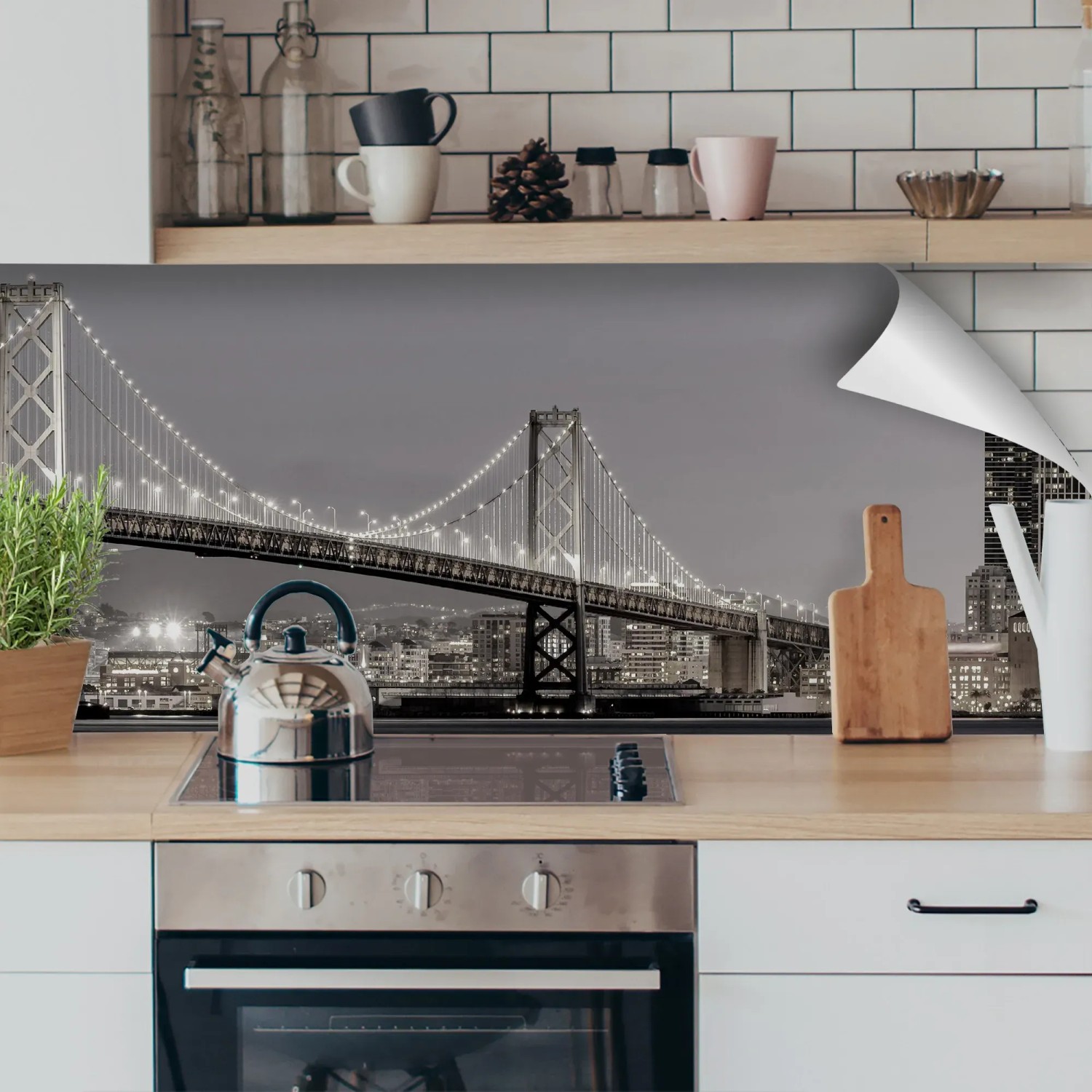 Myspotti Küchenrückwandfolie San Francisco, selbstklebend, mit Brückenmotiv in Küche.