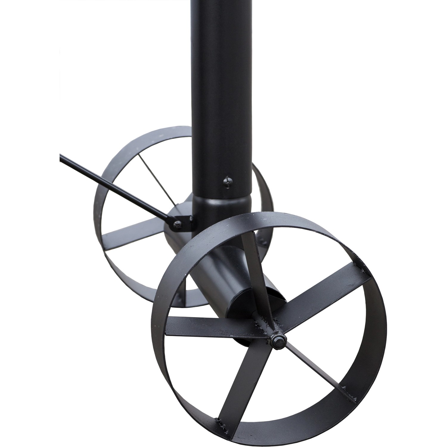 Detailaufnahme des El Fuego Smoker Holzkohlegrills Kiona Schwarz, Fokus auf Räder und Fahrgestell.