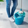 Leifheit Power Mop 3 in 1 Ersatzkopf im Eimer mit Wasser, zur Reinigung von Böden.