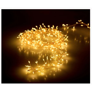 LED Lichterkette Cluster mit 200 warmweißen LEDs auf Silberdraht für den Innenbereich.