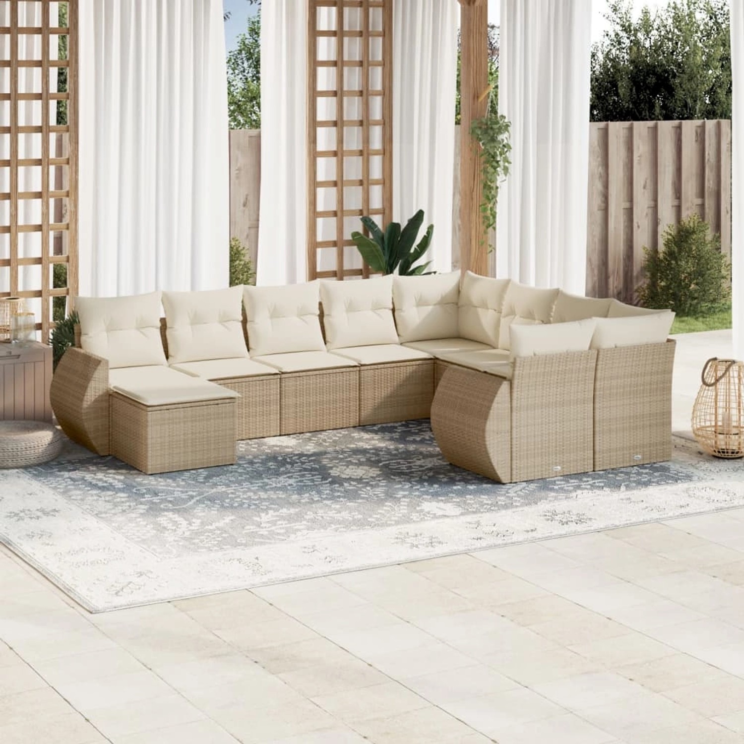 Beige 10-tlg. vidaXL Garten-Sofagarnitur aus Rattan mit cremeweißen Kissen.