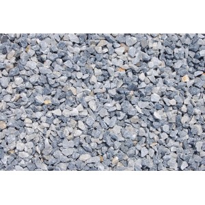 Nahaufnahme von Donau-Blau Marmorsplitt (8-12mm) für Garten- und Landschaftsbau.