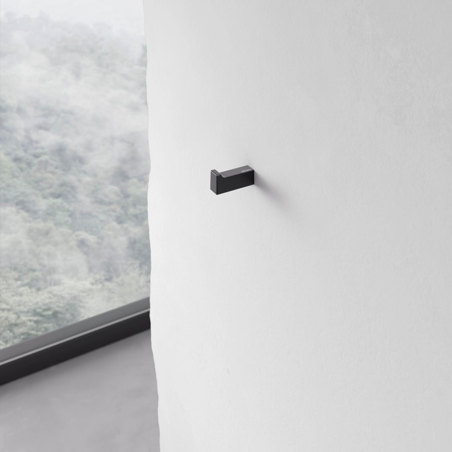 Keuco Handtuchhaken Edition 11, Black Selection, schwarz-matt, an weißer Wand.