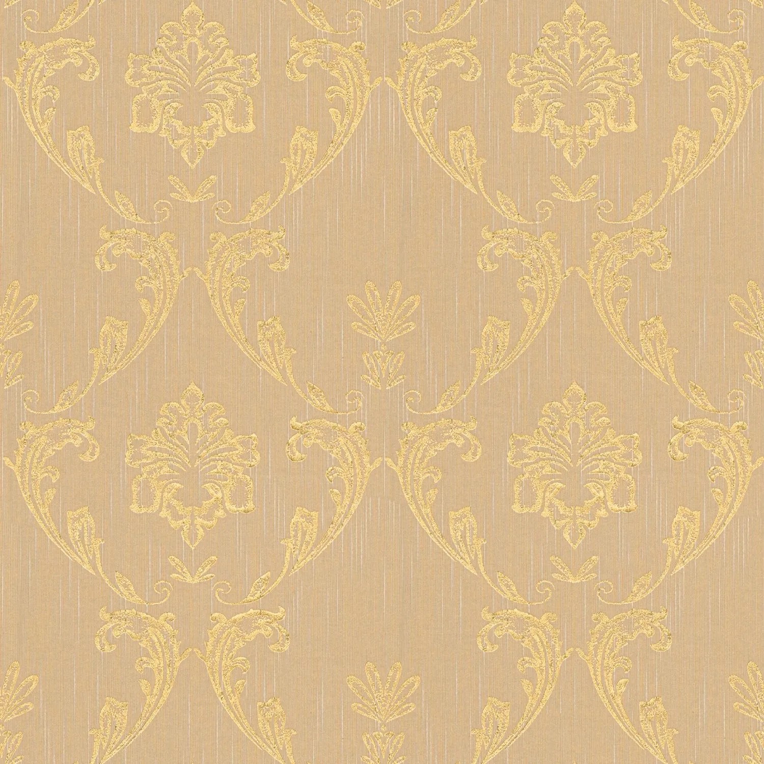 Barock Tapete in Beige und Gold mit schimmernden Ornamenten für ein elegantes Wohnambiente.