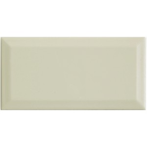 Glänzende, creme-farbene Wandfliese im Metro-Stil mit Facette, 10x20 cm.