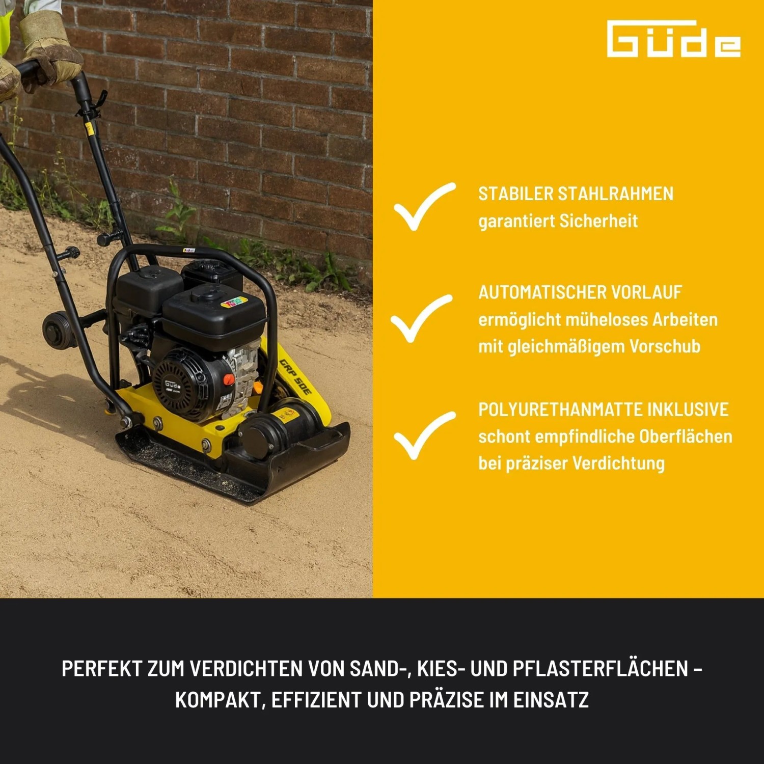 Güde Rüttelplatte GRP 50E beim Verdichten von Sand. Baumaschine mit Stahlrahmen und Polyurethanmatte.