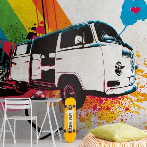 Fototapete mit Graffiti-Motiv: VW-Bus im Retro-Stil in Grau, Beige, Blau und Rot. Ideal für Wohnräume.
