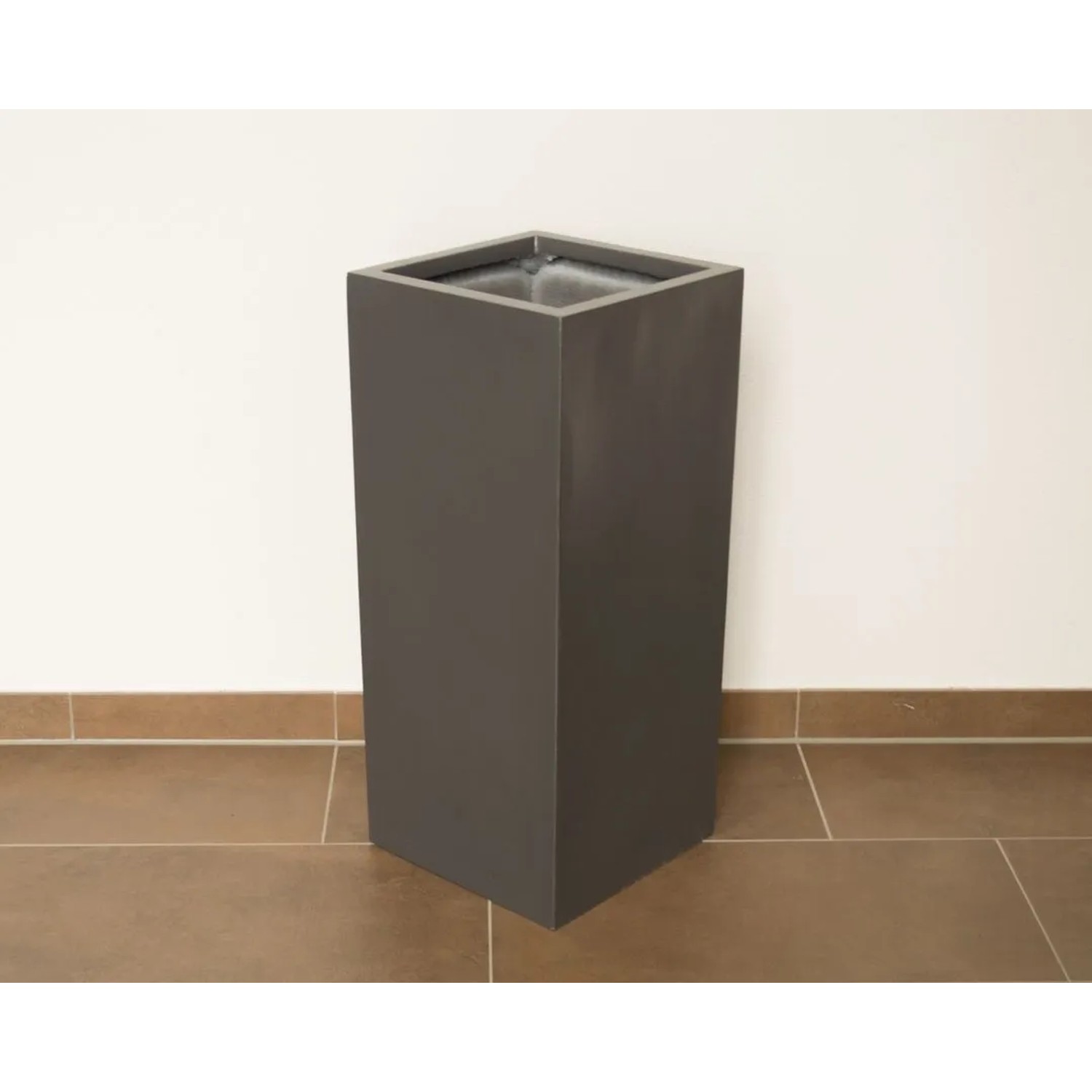 Hoher, anthrazit-metallic Fiberglas Pflanzkübel Säule, 38x38x80cm, für Innen- und Außenbereich.