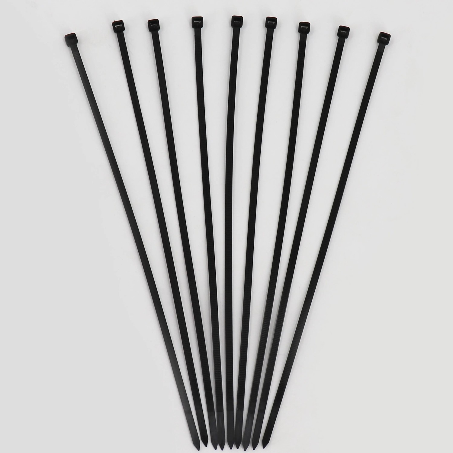Schwarze Aquagart Kabelbinder, 300mm, für Zaunblende, Schattiernetz und Bauzaun.
