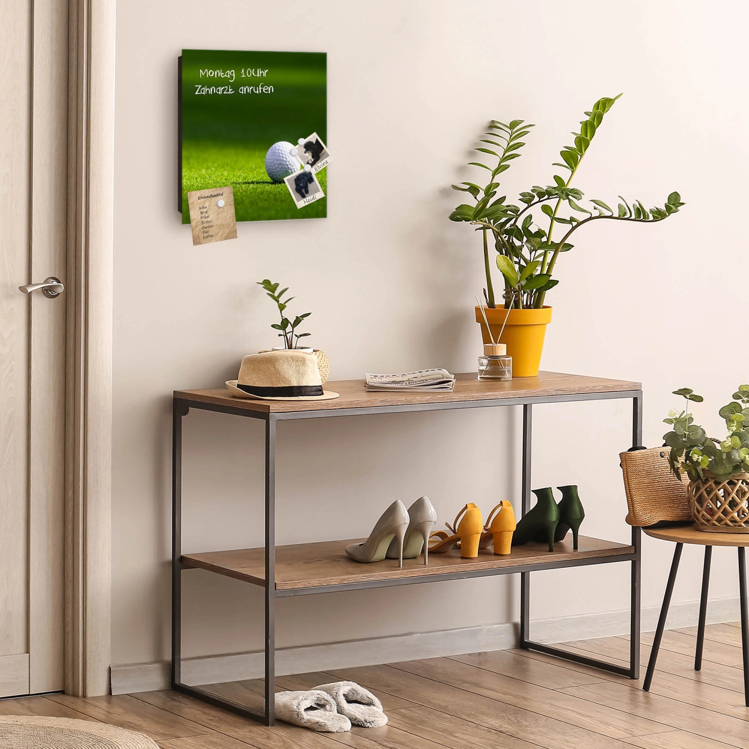 Schwarzer Schlüsselkasten mit Golfball-Motiv, beschreibbarer Glastür und 50 Haken.