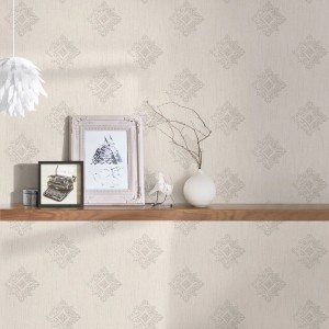 Creme Textiltapete mit Ornament Muster, elegante Vliestapete für Wohn- und Schlafzimmer.
