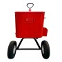Roter Axi Bollerwagen mit Kühlbox (76 l) und Rädern für einfachen Transport.